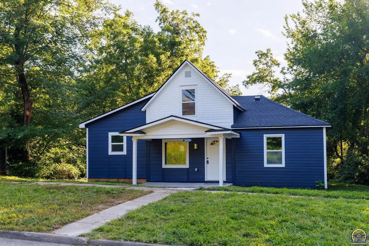 2409 SW Fillmore St, Topeka, KS 66611 - #1