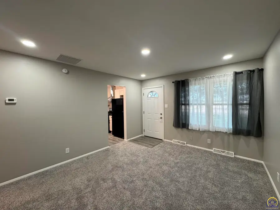 2708 NE Seward Ave, Topeka, KS 66616 - #3