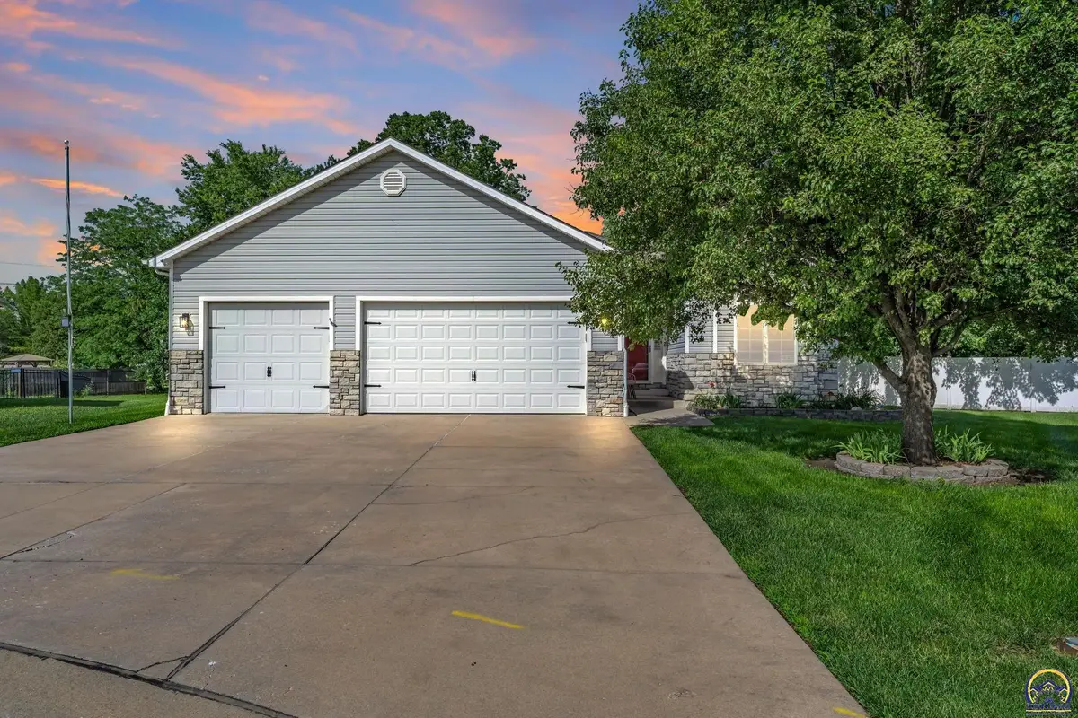 4520 SW Woods Dr, Topeka, KS 66610 - #1