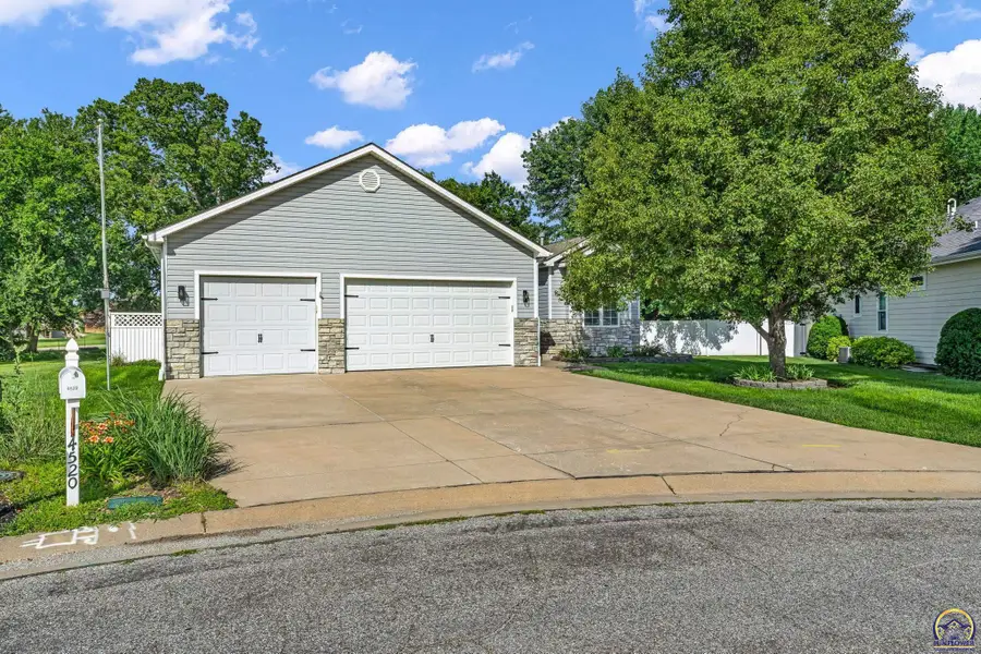 4520 SW Woods Dr, Topeka, KS 66610 - #2
