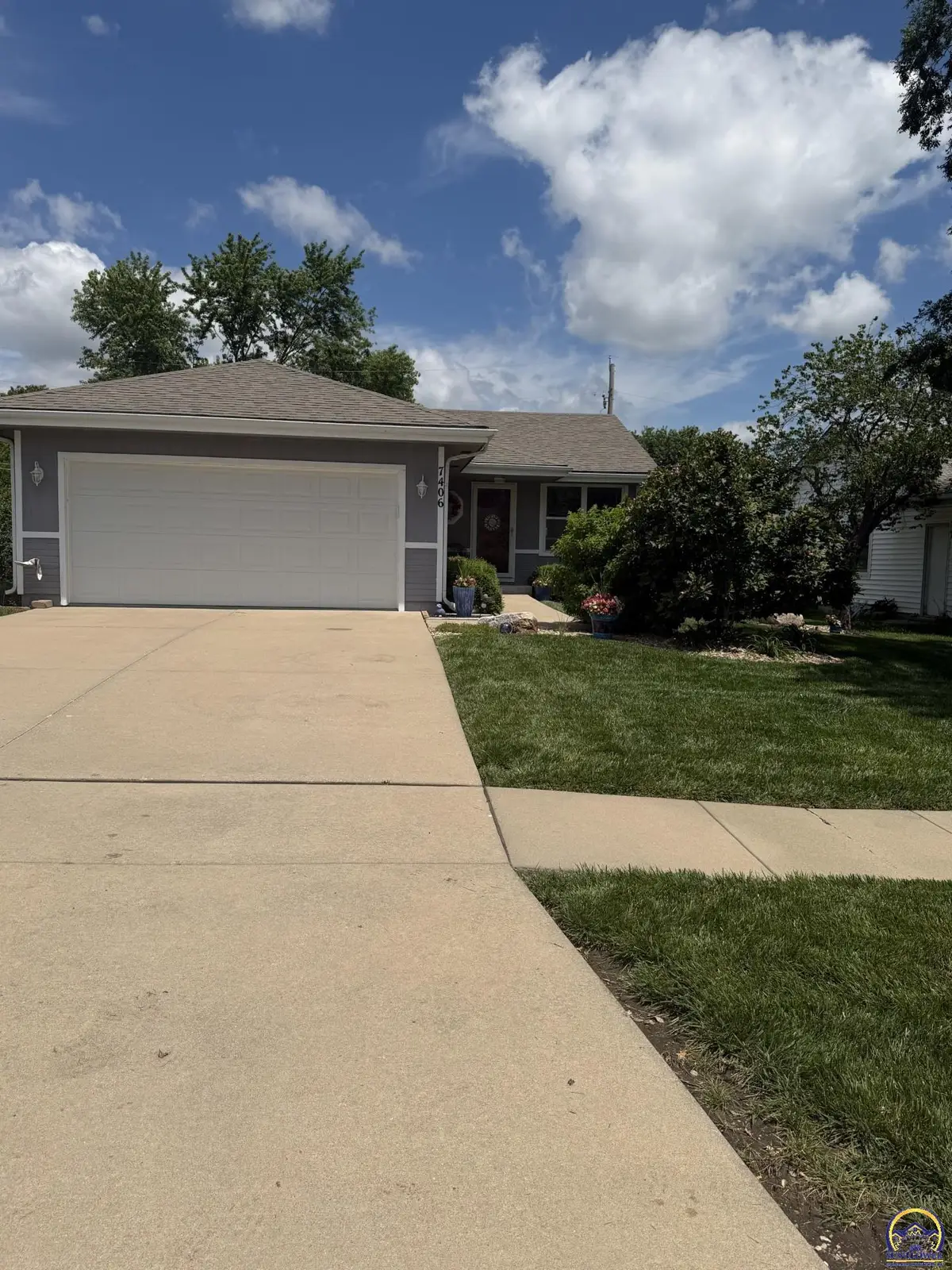 7406 SW 26th Ct, Topeka, KS 66614 - #1