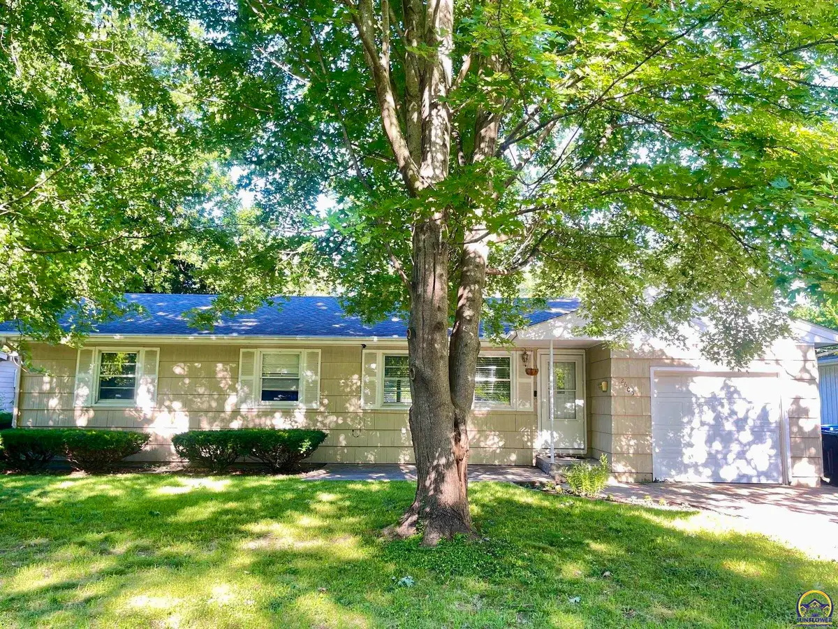2605 SW Indian Trail, Topeka, KS 66614 - #1