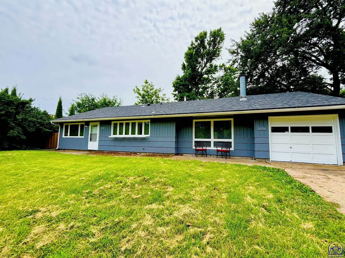 4029 SW 28th Ter, Topeka, KS 66614 - #1