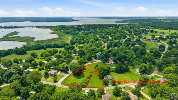 716/720 Kansa Dr #102 Lakeview Ct, Ozawkie, KS 66070