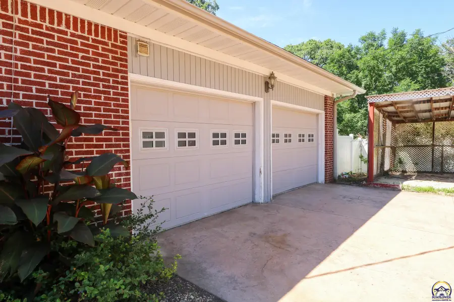 414 Southwest Blvd, Madison, KS 66860 - #3