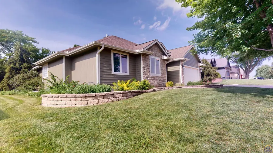 3404 SE 39th Ter, Topeka, KS 66609 - #2