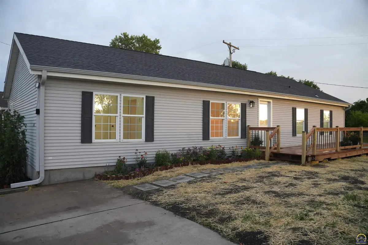 1721 SW 72nd Pl, Topeka, KS 66619 - #1
