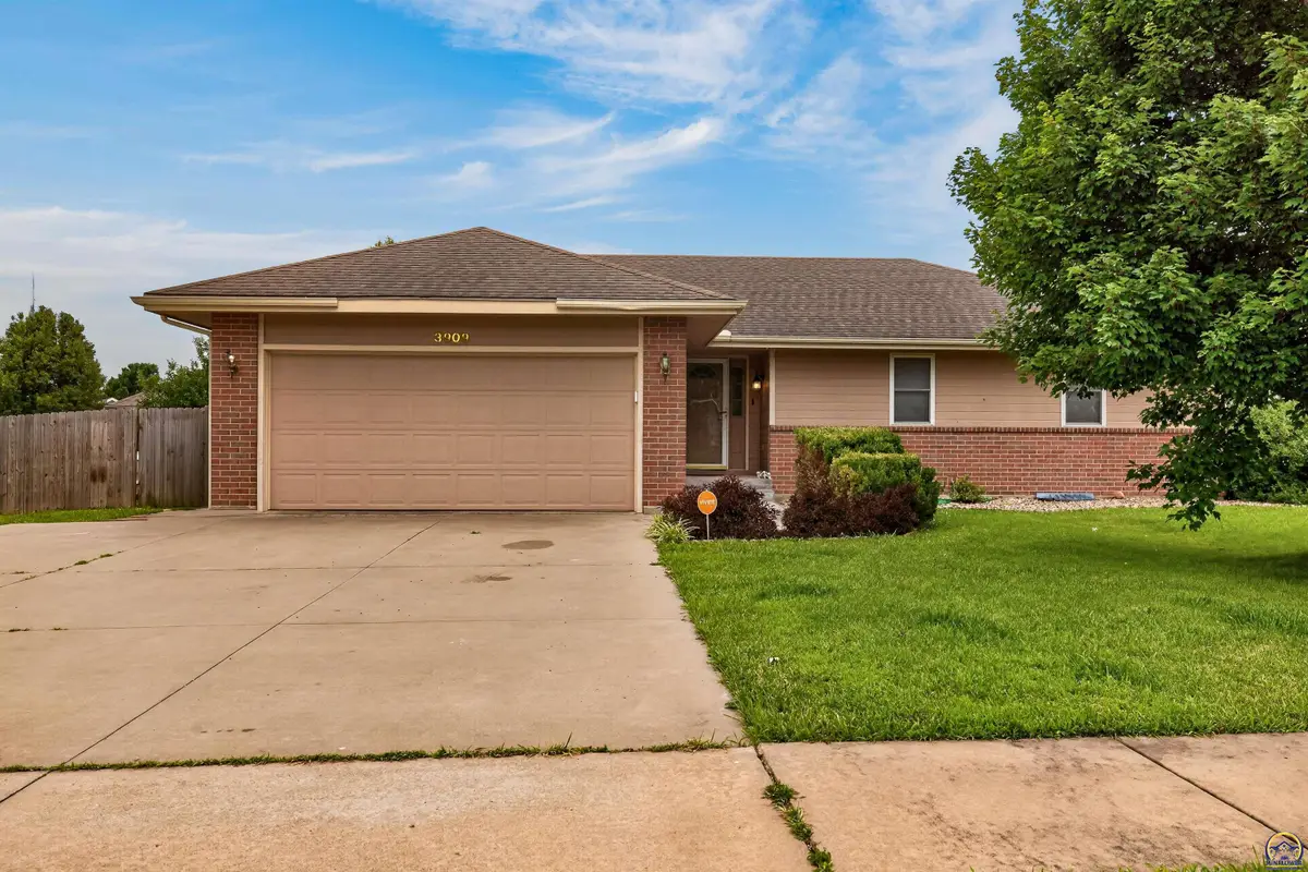 3909 SW 40th St, Topeka, KS 66610 - #1