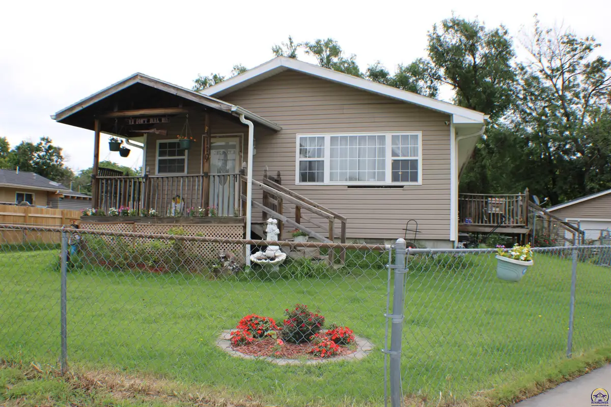 3110 SE Indiana Ave, Topeka, KS 66605 - #1