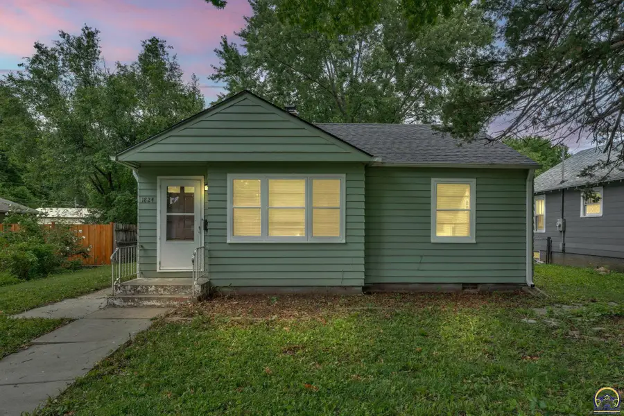 1824 SW Cherokee St, Topeka, KS 66606 - #3