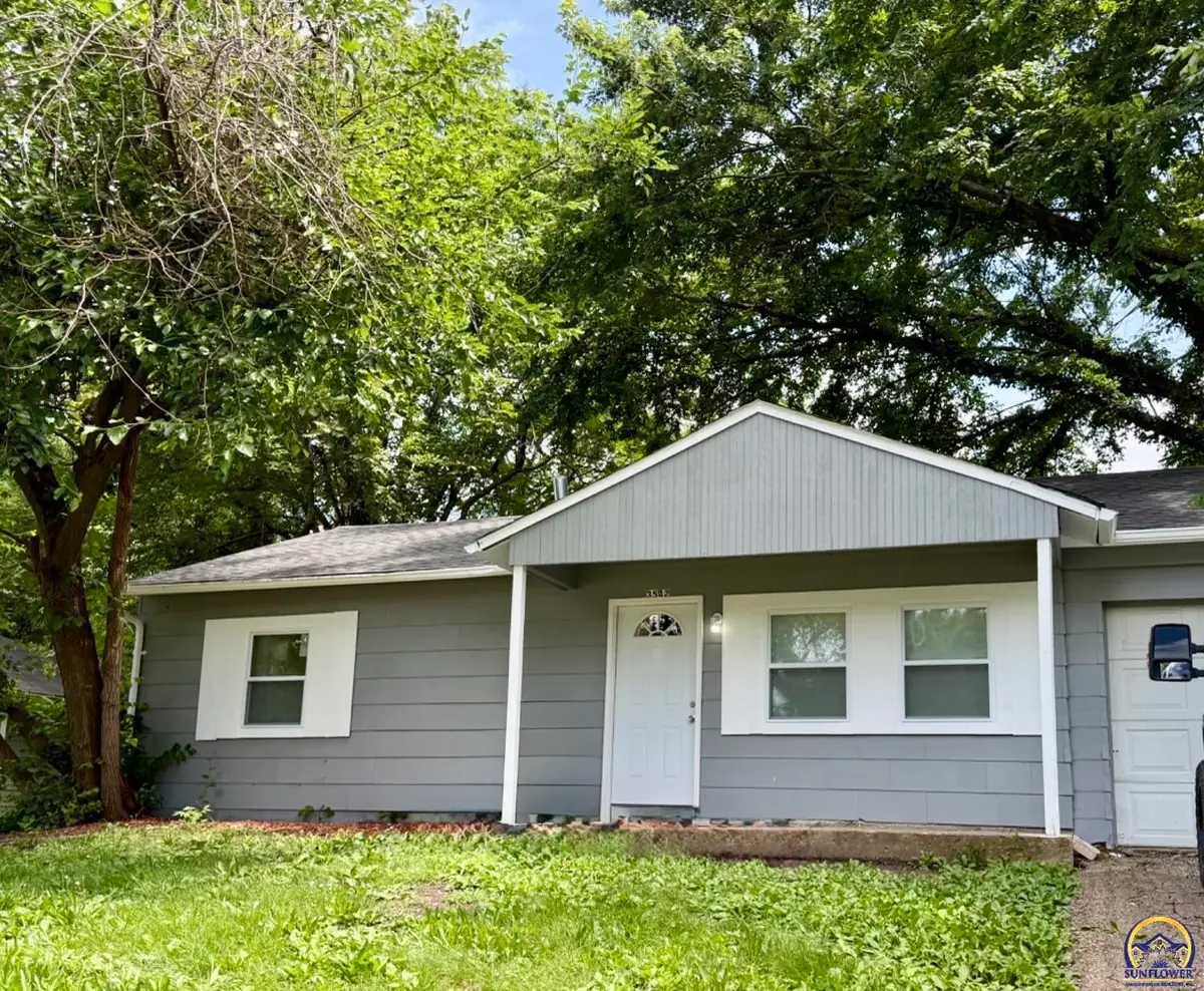3542 SW Kerry Ave, Topeka, KS 66611 - #1