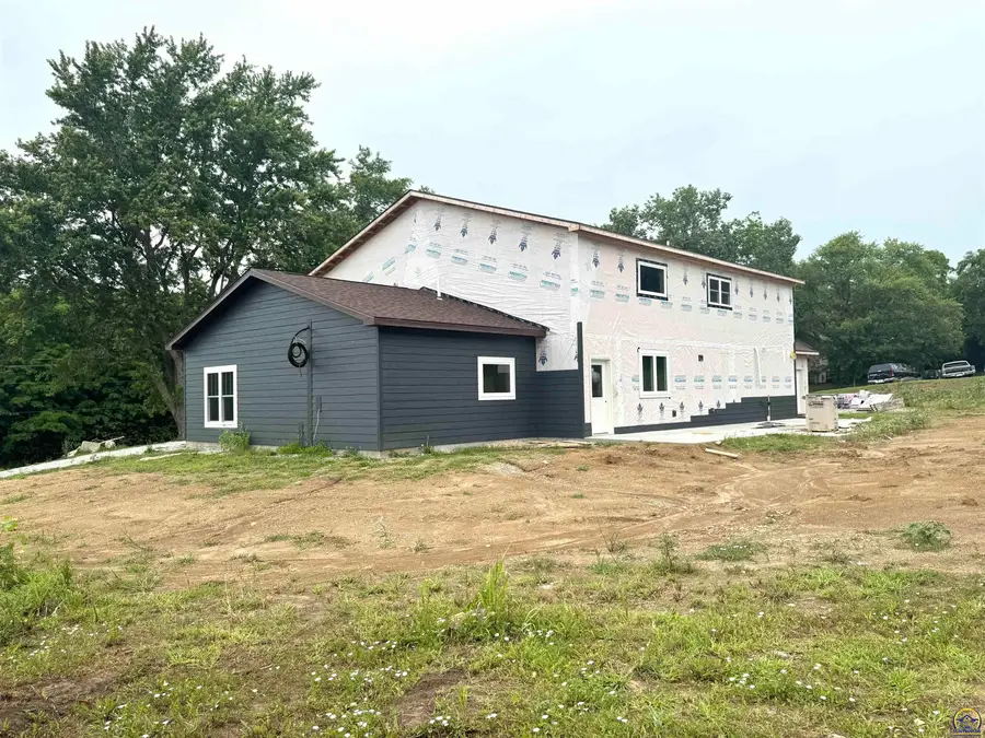 1220 S 14th St, Sabetha, KS 66534 - #3