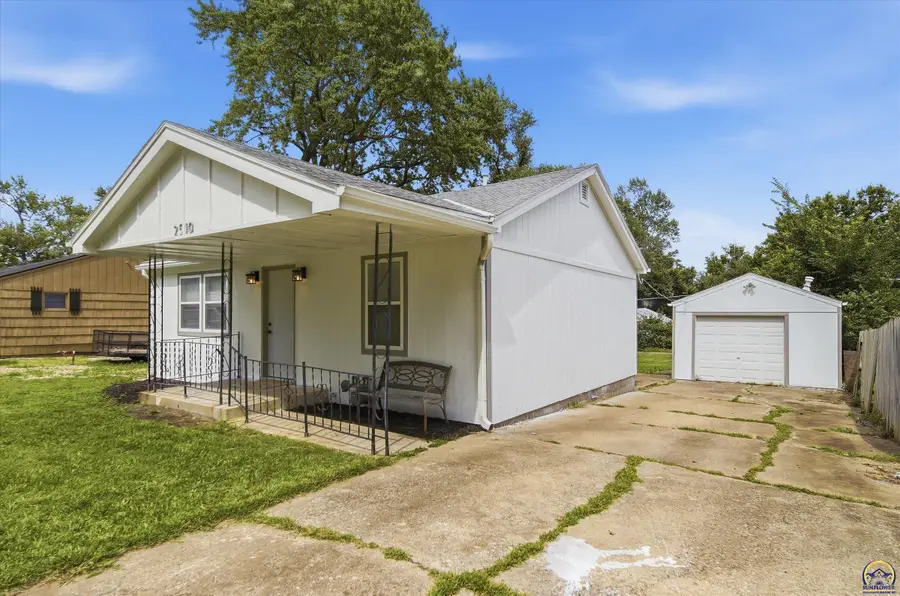 2510 SE Wisconsin Ave, Topeka, KS 66605 - #2