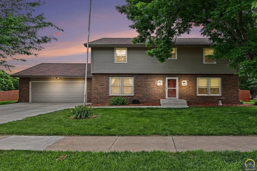 2500 SW Gainsboro Rd, Topeka, KS 66614 - #2