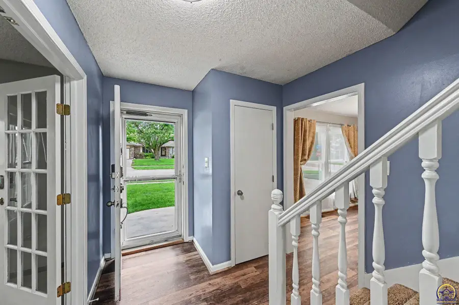 2500 SW Gainsboro Rd, Topeka, KS 66614 - #3