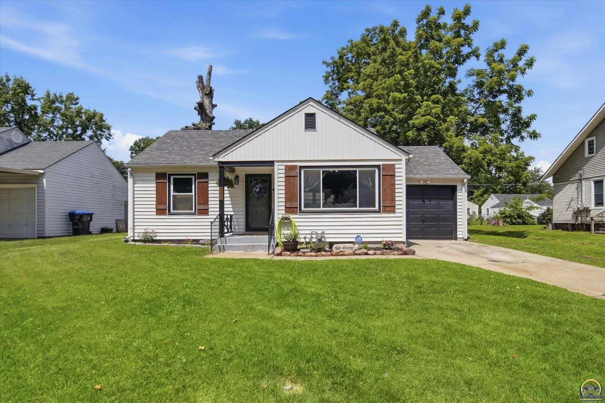 623 SW High Ave, Topeka, KS 66606 - #1