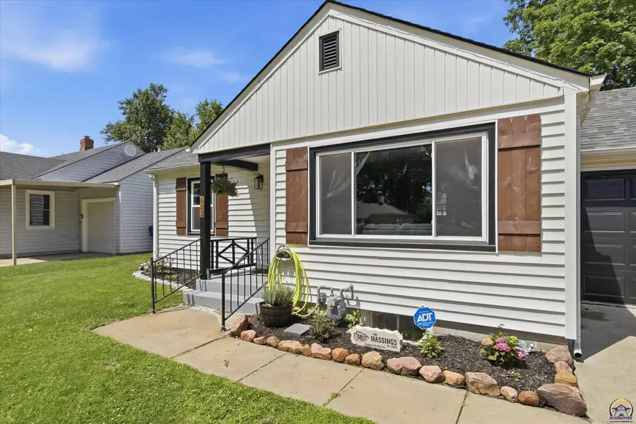 623 SW High Ave, Topeka, KS 66606 - #2