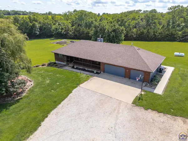 8425 NE Marple Rd, Topeka, KS 66617