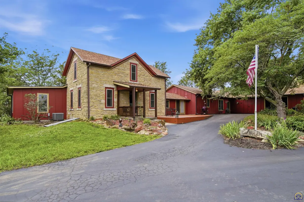 26906 Gladden Rd, Maple Hill, KS 66507 - #1