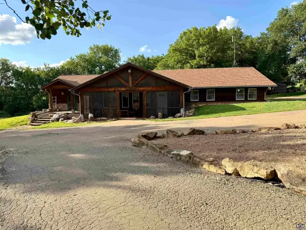 7030 NW Valencia Rd, Silver Lake, KS 66539