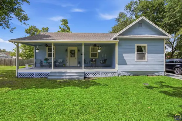 118 E Fremont Ave, Burlingame, KS 66413