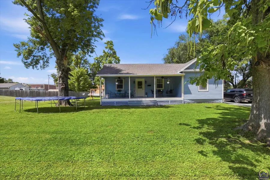 118 E Fremont Ave, Burlingame, KS 66413 - #3