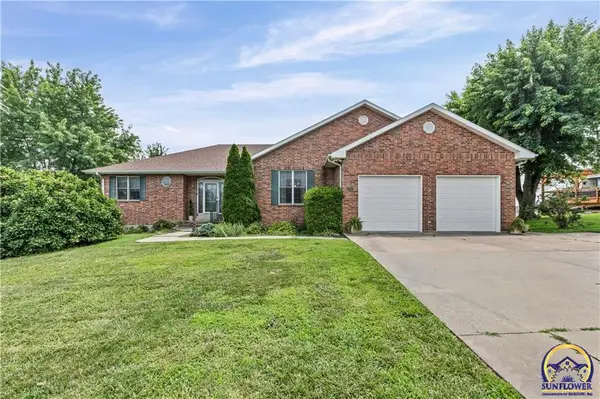819 Pryor St, Iola, KS 66749-4002