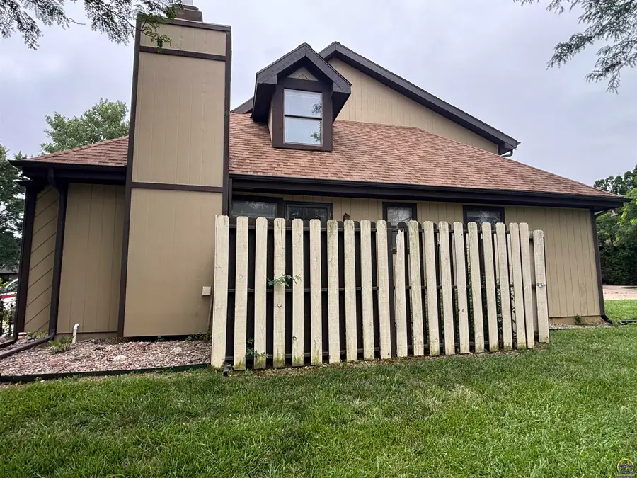 2207 W 23rd Ave, Emporia, KS 66801 - #3