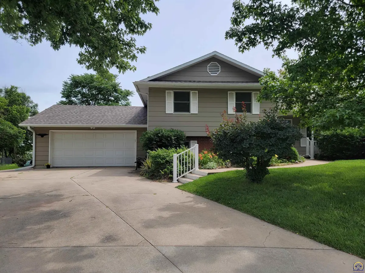2002 Schaeffer Way, Emporia, KS 66801-4964 - #1