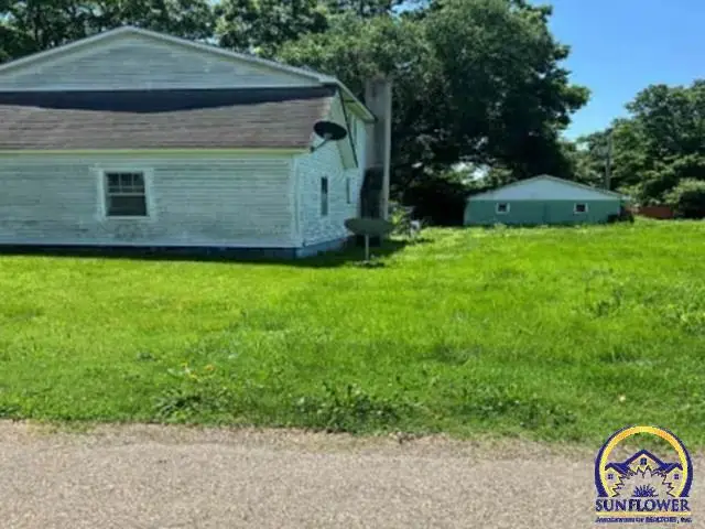 201 Kickapoo, Easton, KS 66020 - #2