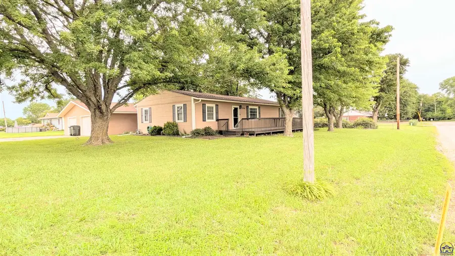 13765 S Morrill Rd, Carbondale, KS 66414 - #2
