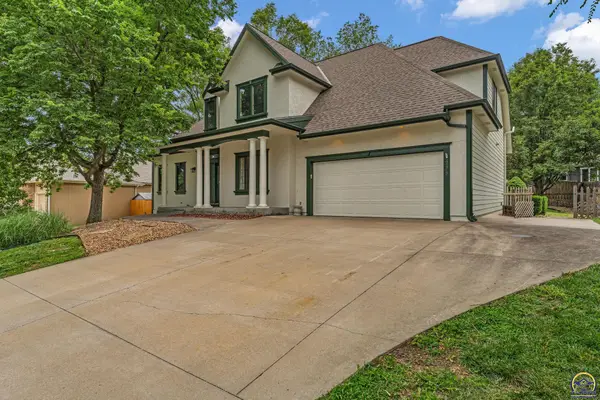4178 Blackjack Oak Dr, Lawrence, KS 66047