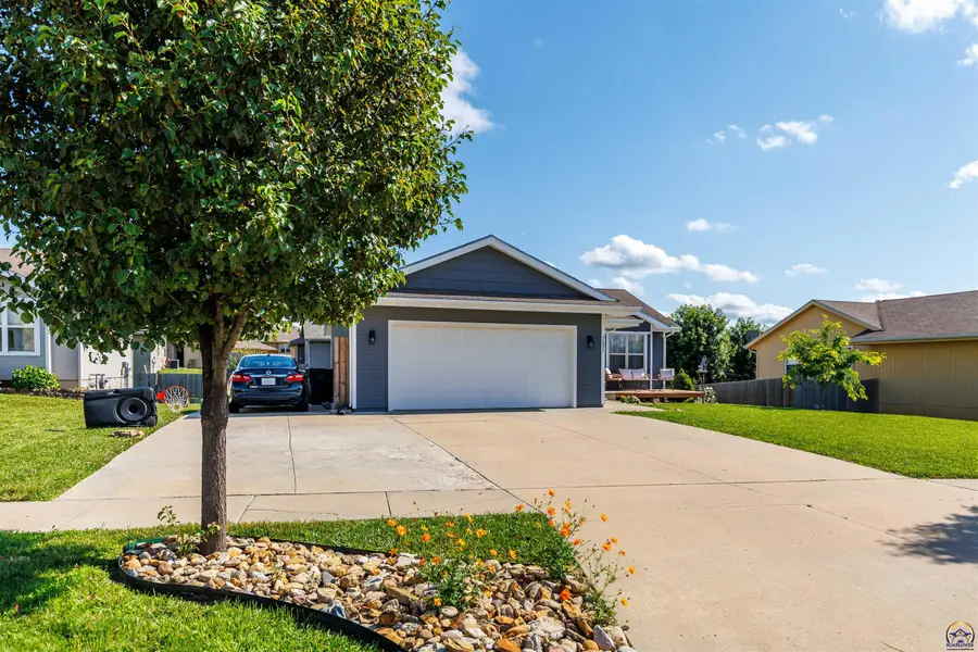7031 SW 17th Ter, Topeka, KS 66615 - #2
