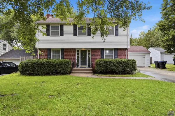 1921 SW Oakley Ave, Topeka, KS 66604