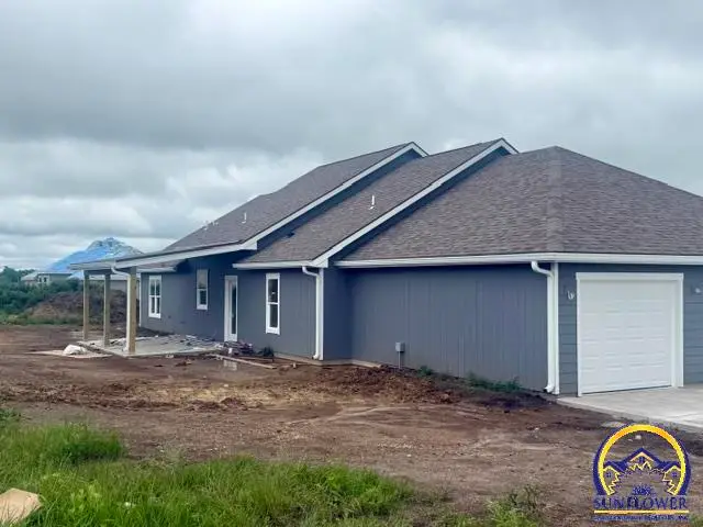 2704 NW 86th St, Topeka, KS 66618 - #2