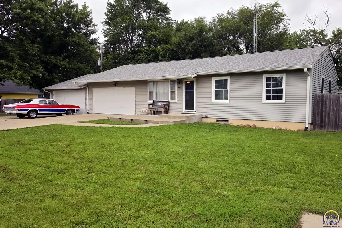 216 E Wyandotte St, Meriden, KS 66512 - #1