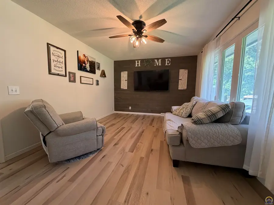 807 Homewood St, Emporia, KS 66801 - #2