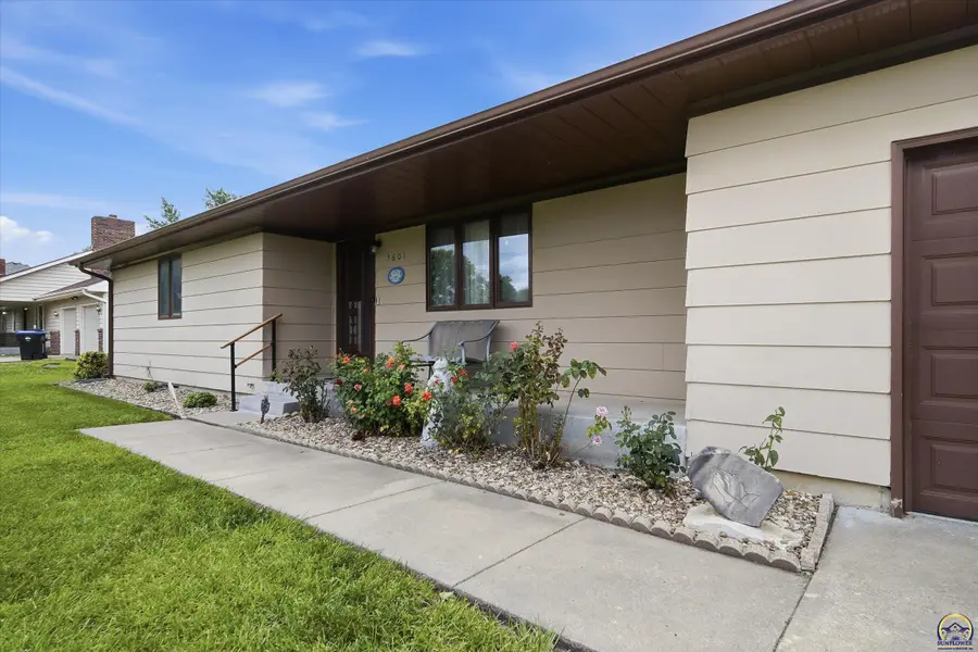 3601 SE 28th Ter, Topeka, KS 66605 - #2