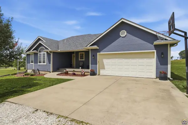 5045 NW Rochester Rd, Topeka, KS 66617