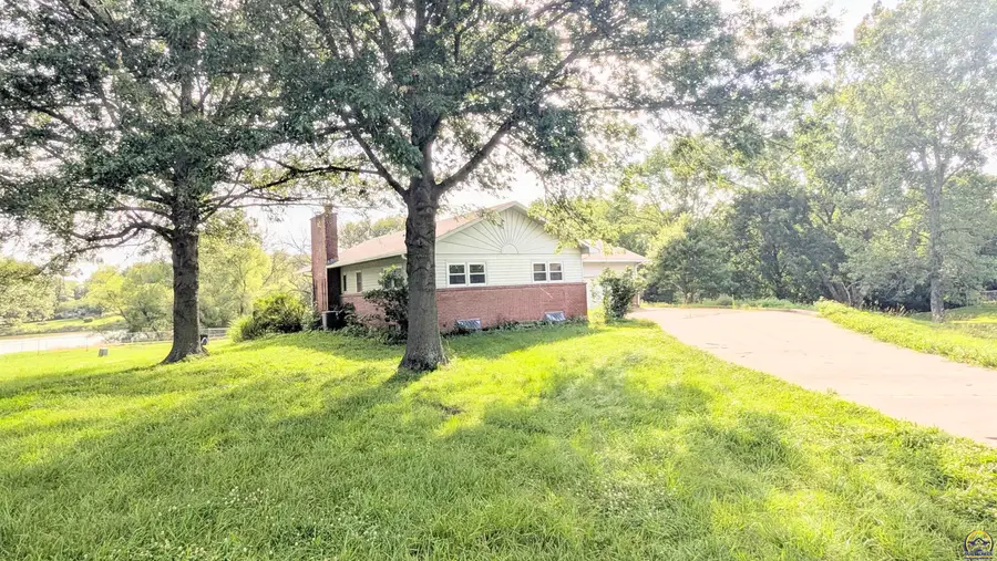 20 Locust Lane, Emporia, KS 66801 - #2