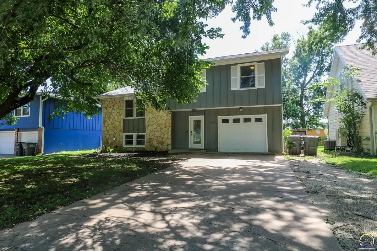 837 Quail Creek Rd, Emporia, KS 66801 - #1