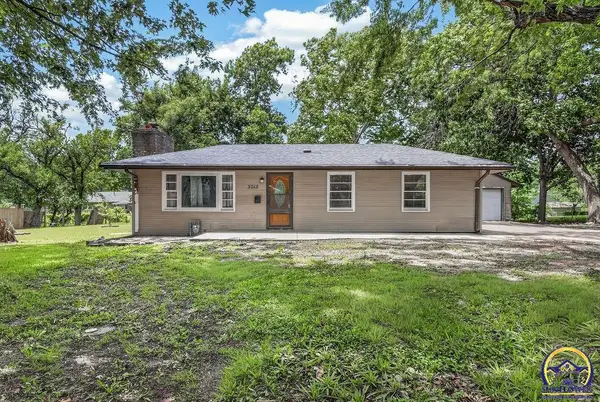 3015 SE Illinois Ave, Topeka, KS 66605