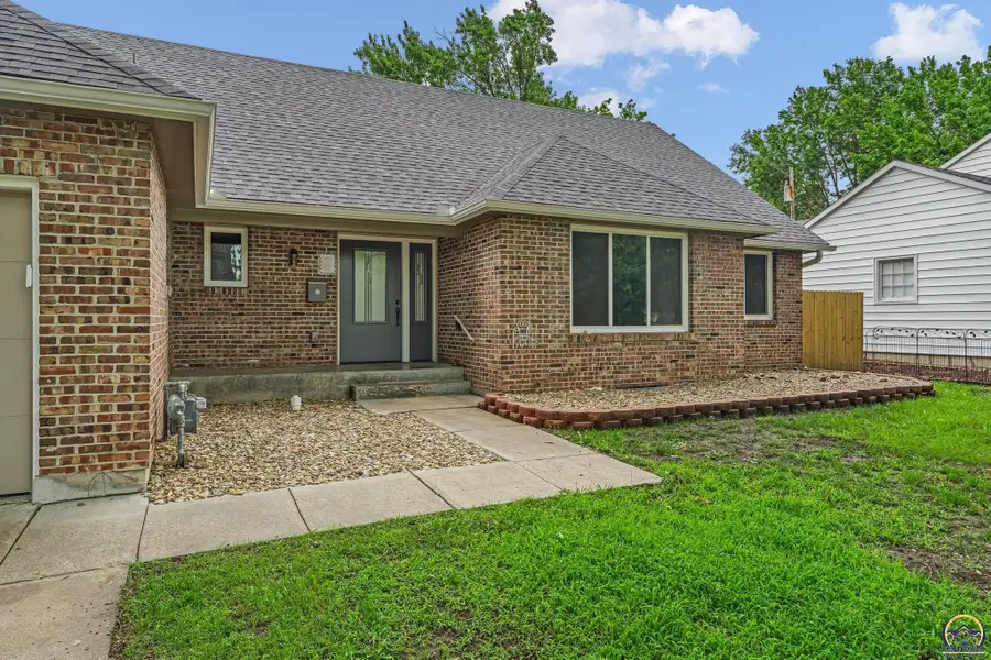 1508 SW Ward Pky, Topeka, KS 66604 - #2