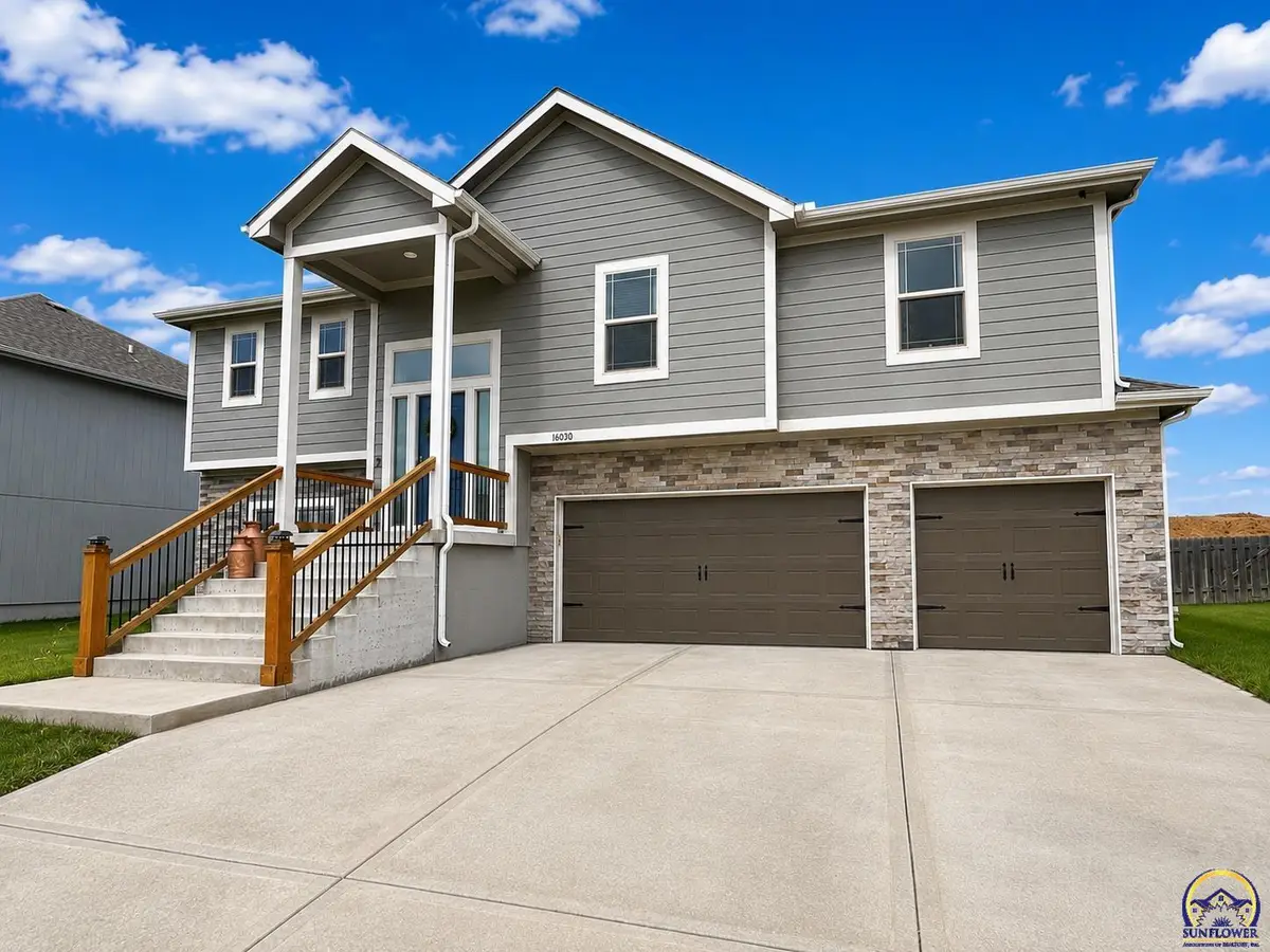 16030 Craig St, Basehor, KS 66007 - #1