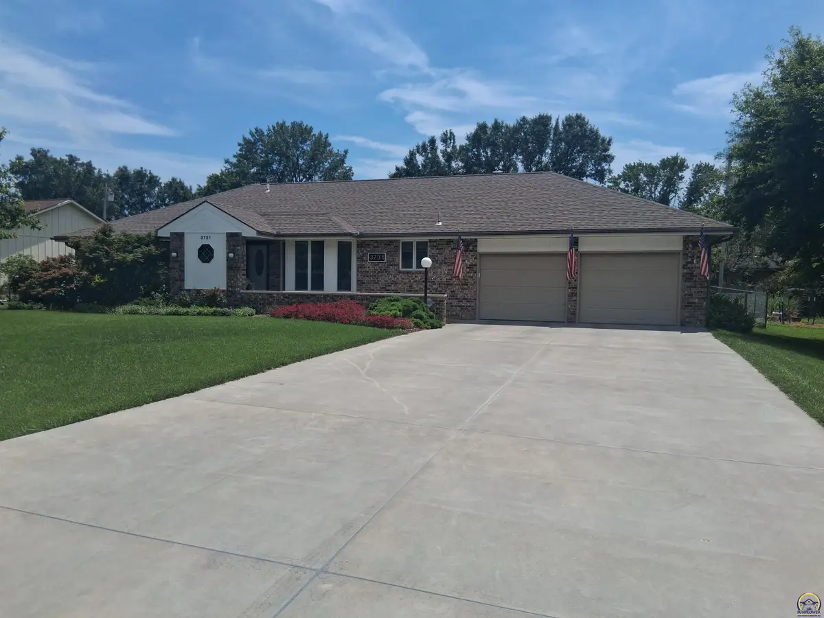 3731 SE 27th St, Topeka, KS 66605 - #1