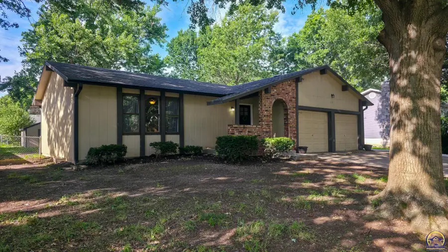 2313 W 22nd Ave, Emporia, KS 66801 - #3