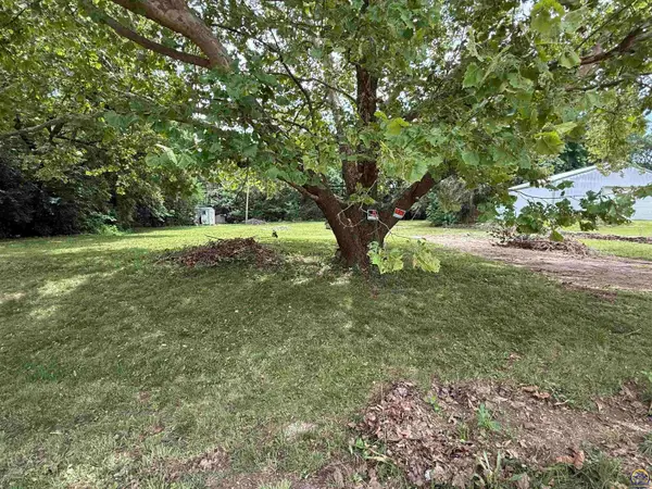 2801 Laurence Dr, Milford, KS 66514