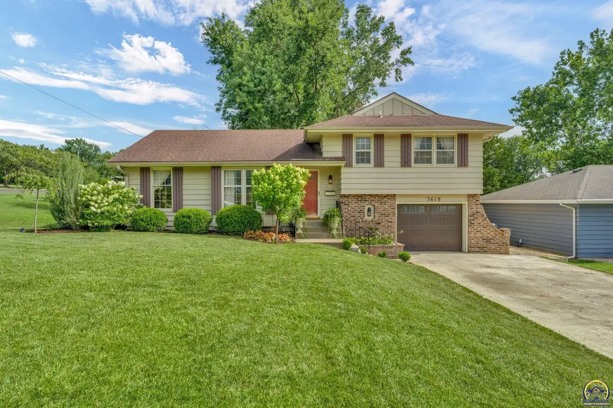 3619 SW 33rd St, Topeka, KS 66614 - #1