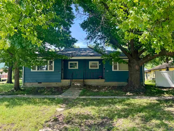 208 & 210 Miami St, Burlington, KS 66839