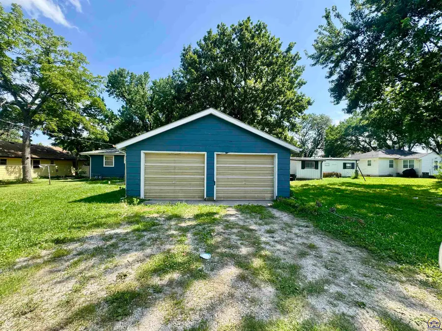 208 & 210 Miami St, Burlington, KS 66839 - #3